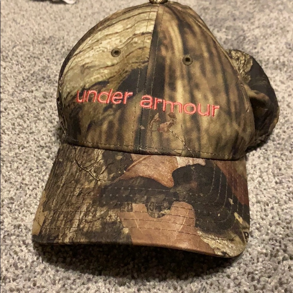 UA woman’s hat